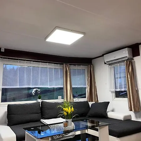 Holiday home Domki Malinowe Tarasy *